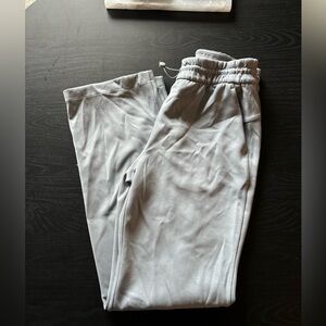 Light grey Lululemon soft stream straight leg pant size 6